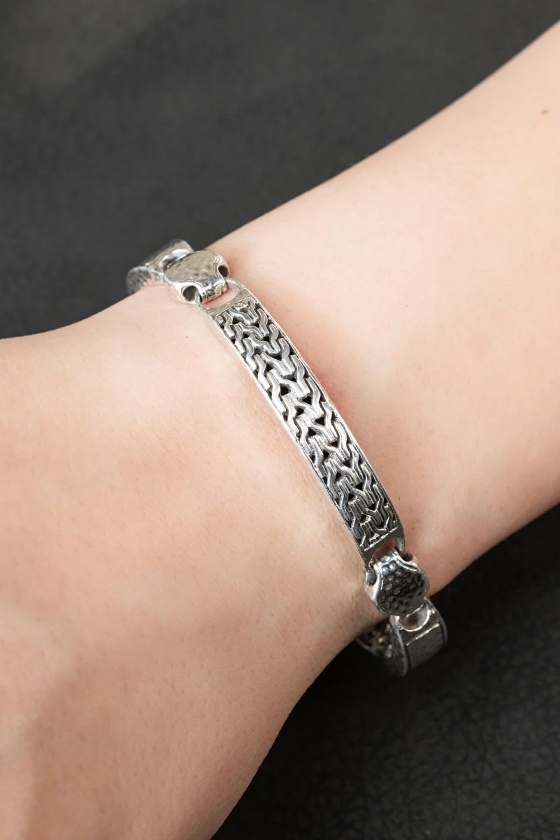 Renewed Strength Bracelet™ in Chainlink - Image 6