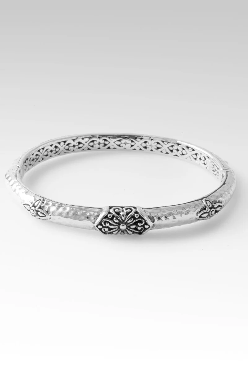 Treasured Moments Bangle™ in Janyl Adair